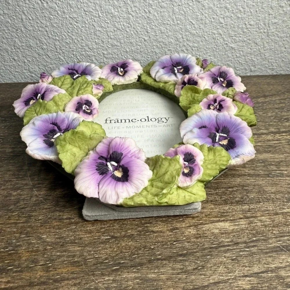Vintage 1994 Frameology Pansy Heart Photo Frame Purple Floral Cottagecore UDC